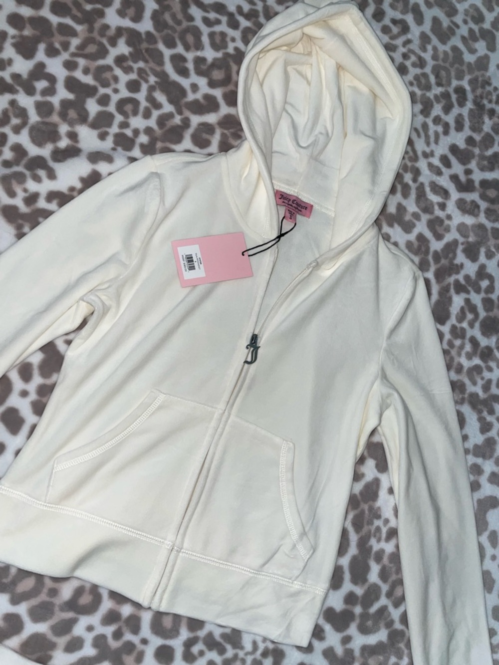 Juicy Couture Cream Velour Rhinestone Logo Hoodie & Shorts - Picture 4 of 4